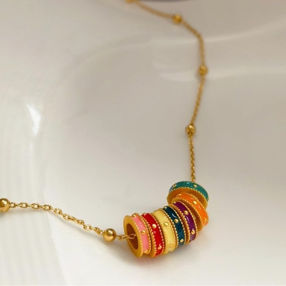 14kt gold plated dainty multicolored 7 ring luxury designer style neckla… - Picture 1 of 3